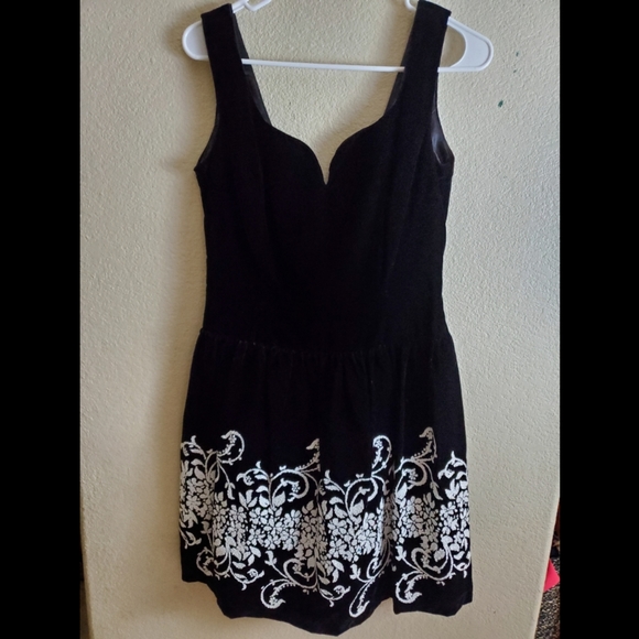 scott mcclintock black velvet dress